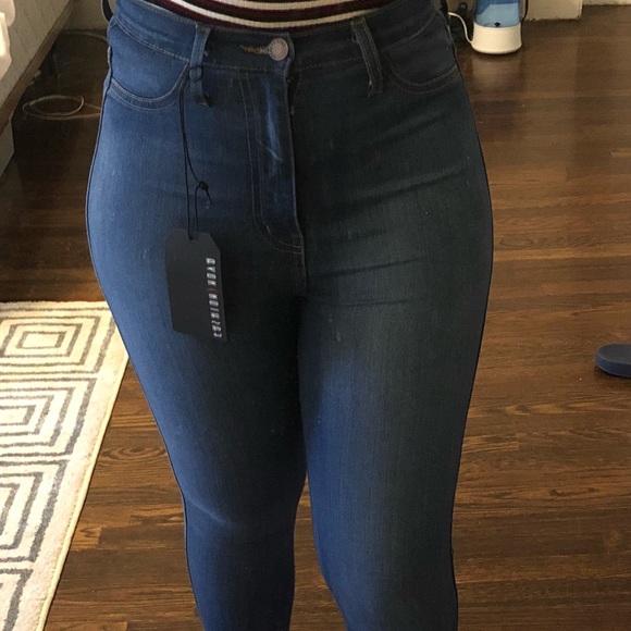 Fashion Nova Jeans Size 5 - Picture 3 of 4